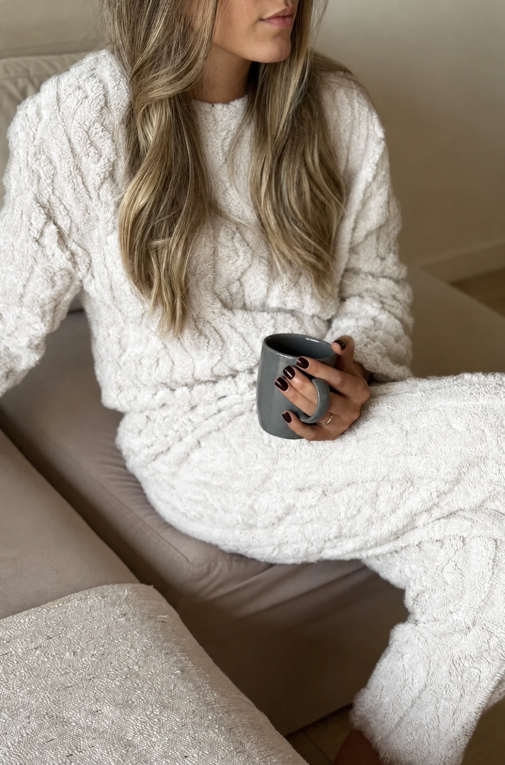 COMBO INVIERNO | Pijama Nube + 3 Pares de Calcetines Térmicos de Regalo