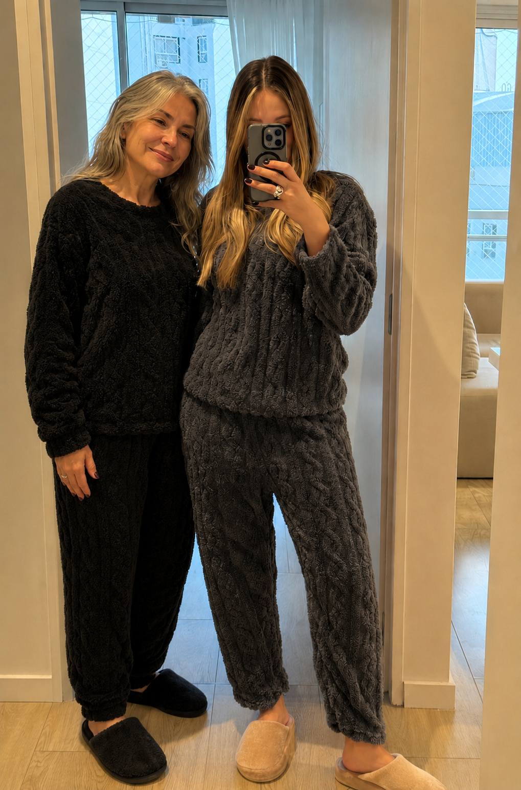 COMBO INVIERNO | Pijama Nube + 3 Pares de Calcetines Térmicos de Regalo